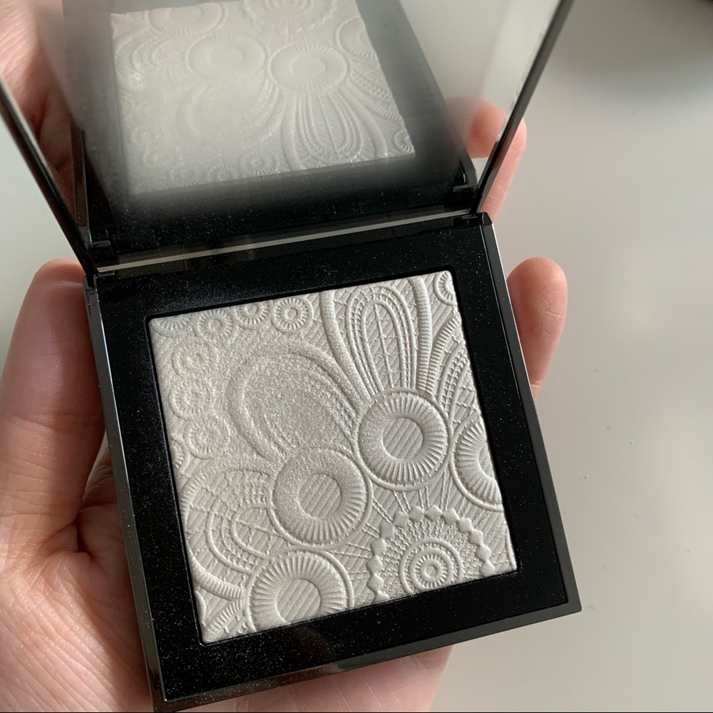 Burberry Glow Highlighter 01